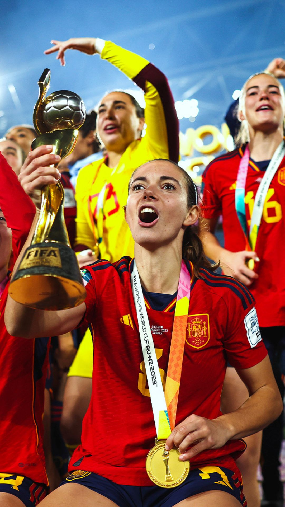 Aitana Bonmatí celebrando con la selección de España